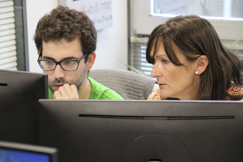 Imagen personas trabajando